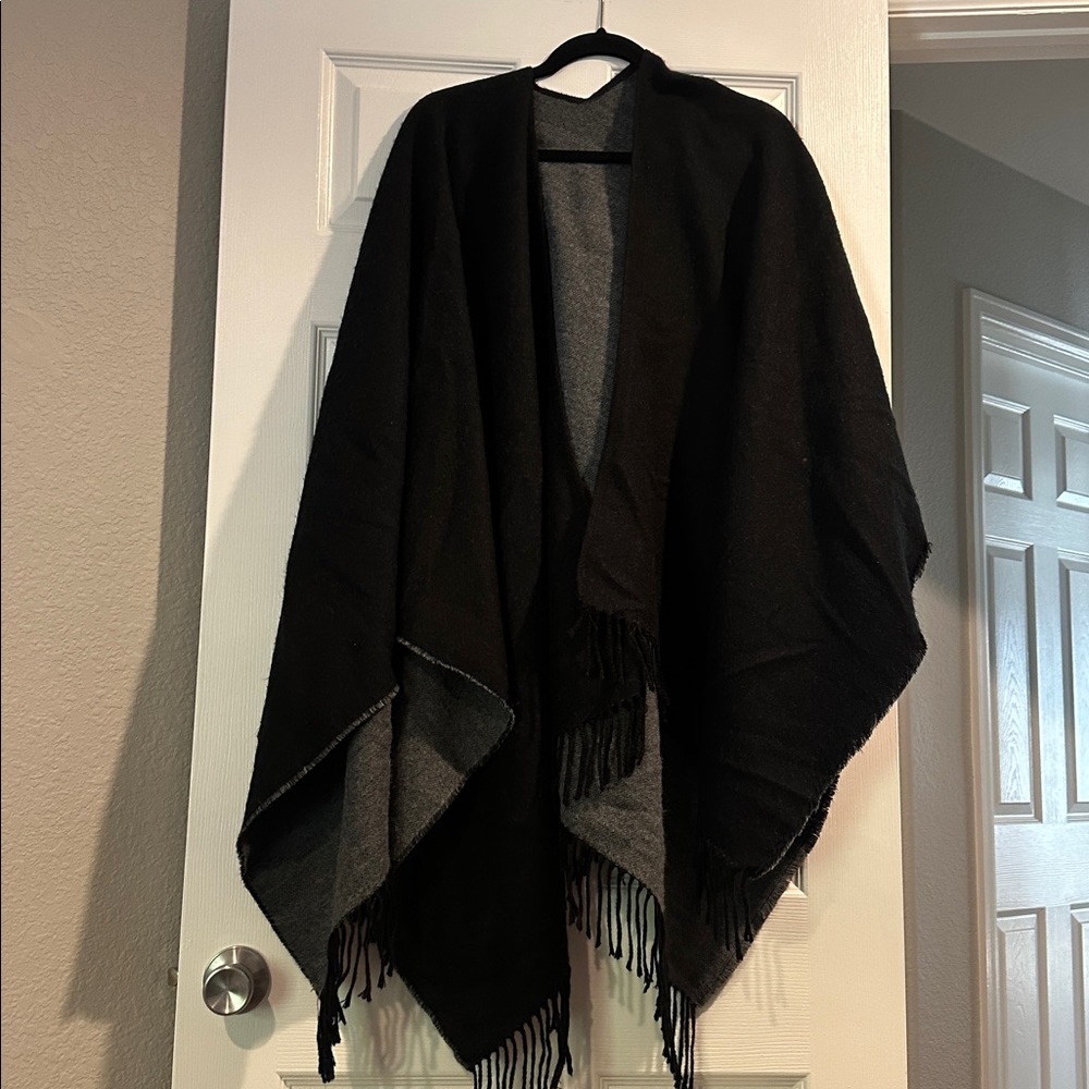 Reversible Black and Gray Fringe Shawl